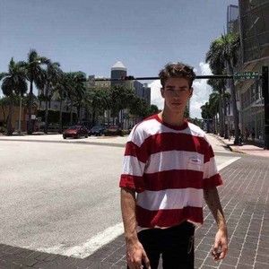 Meet your Posher, Luis